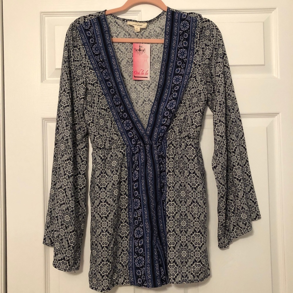 🌻NWT Onetheland Navy Patterned Romper